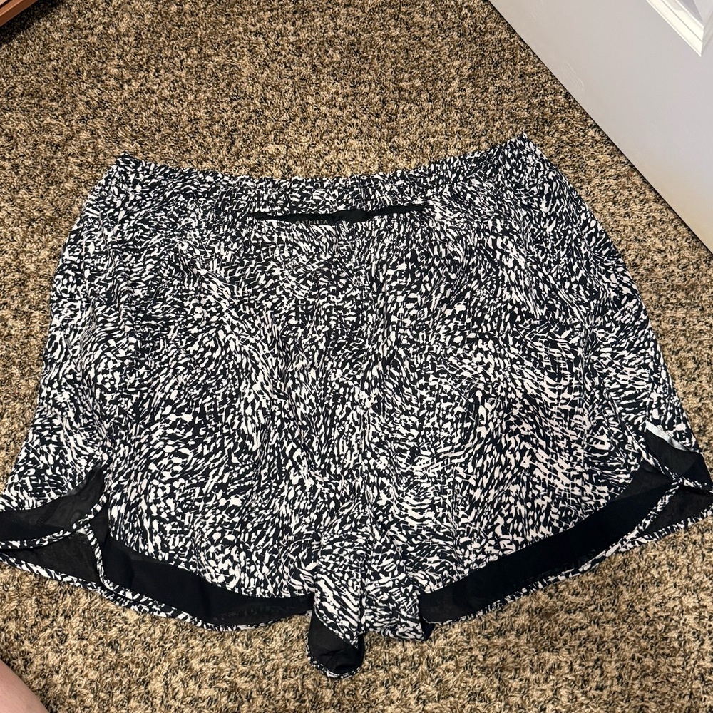 Athleta women’s plus active running shorts 3x